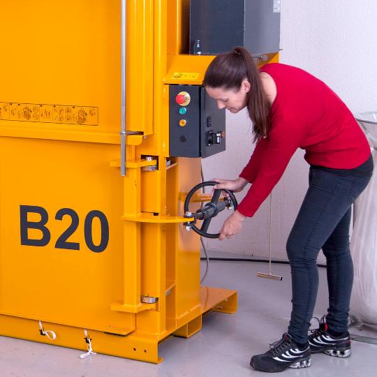 Преса за балиране Bramidan B20 Преса за балиране Bramidan B20