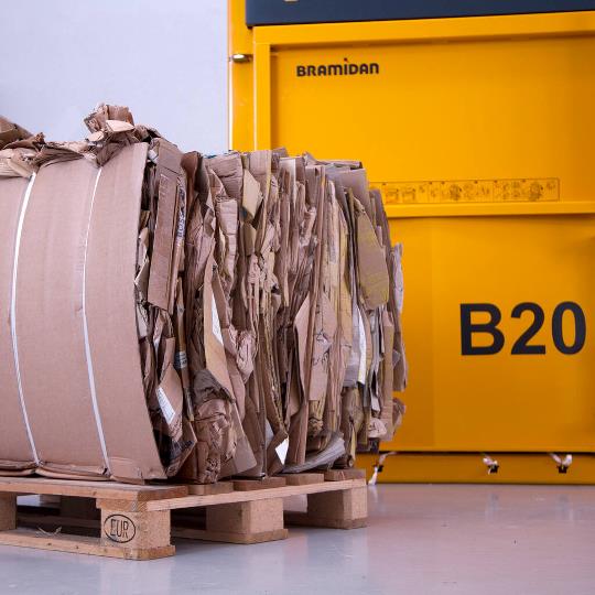 Преса за балиране Bramidan B20 Преса за балиране Bramidan B20