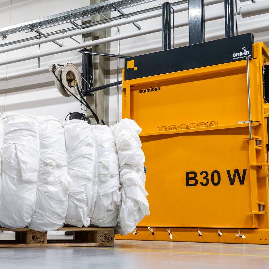 Преса за балиране Bramidan B30 Wide Преса за балиране Bramidan B30 Wide